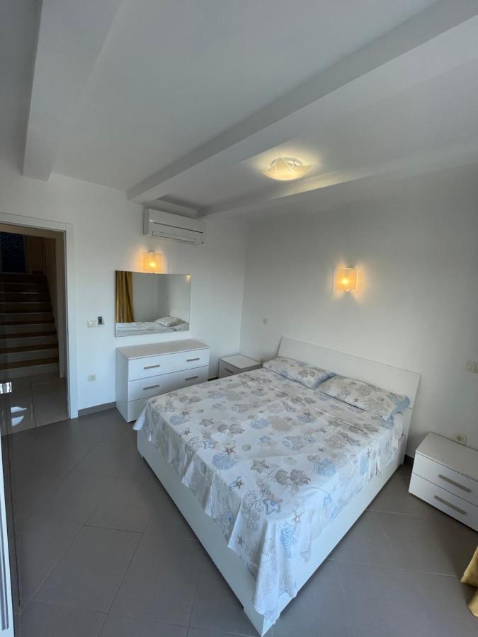 Villa Lina Premantura Buitenkant foto